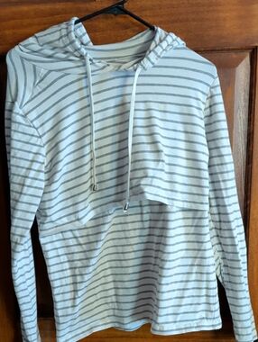 Maternity Striped Hooded Long Sleeve Top - Light Gray & White